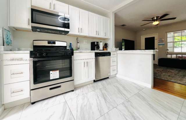 1914 Dewey St - 1914 Dewey Street, Hollywood, FL 33020