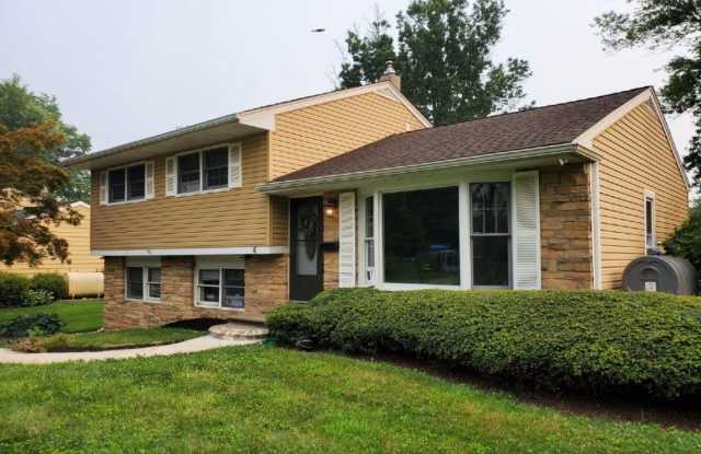 4 SANNER DRIVE Gallery 2