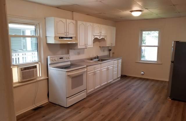 34 W Locust St photos photos