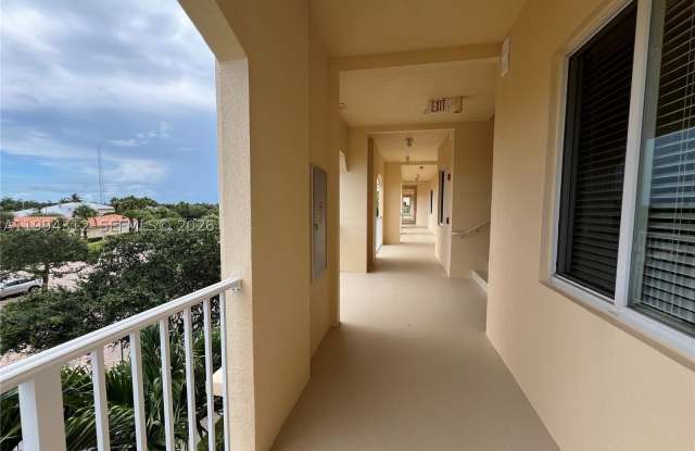 5 E Harbour Isle Gallery 2