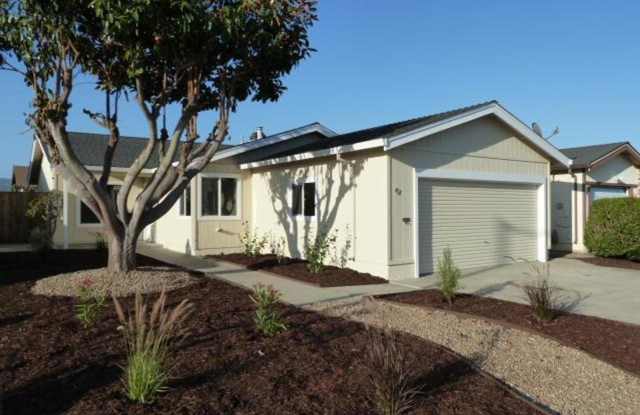 55+ Years of Age - Desirable Adult Community - 458 Cloudview Drive, Watsonville, CA 95076