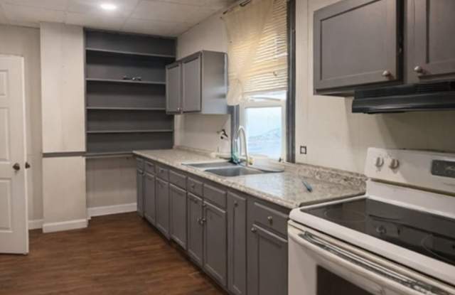 311 Jefferson St photos photos