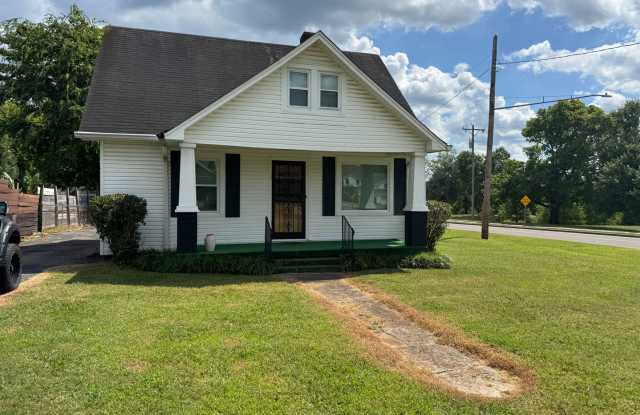 FOR LEASE- SINGLE-FAMILY HOME NEAR SYLVAN PARK! photos photos