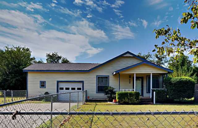 Welcome to this charming 3 bedroom house close to downtown Jenks! photos photos