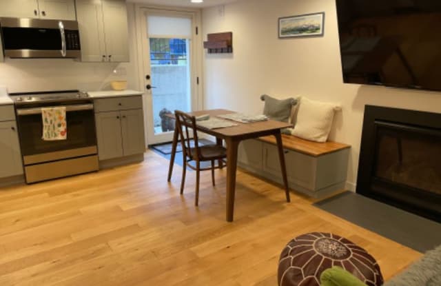 2134 46th Ave SW Admiral Garden Suite - 2134 46th Avenue Southwest, Seattle, WA 98116