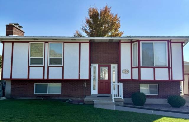 Charming 4-Bedroom Home in the Heart of Centerville! - 198 East 1250 North, Centerville, UT 84014 Charming 4-Bedroom Home in the Heart of Centerville! - 198 East 1250 North, Centerville, UT 84014