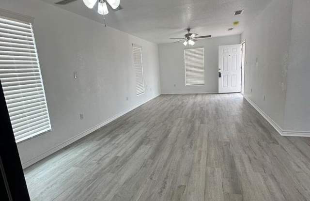 3580 N Treadway Gallery 2