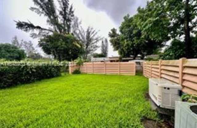 7439 Twin Sabal Dr - 7439 Twin Sabal Drive, Miami Lakes, FL 33014