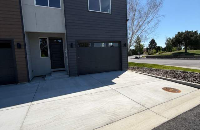 !! LIMITED TIME MOVE-IN SPECIAL!! - First Full and Last Full Month Free Rent with A 12 Month Lease! Gallery 3