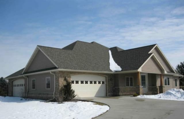464 Inverness Terrace Court - 1 - 464 Inverness Terrace Court, Baraboo, WI 53913