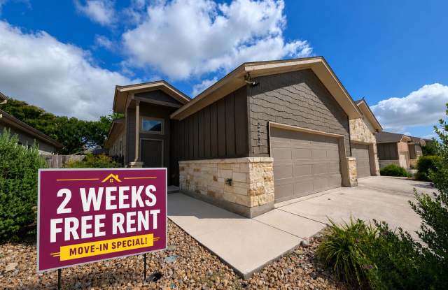 3/2/2 Duplex near Hwy 46 /Fridge Included / No Carpet / Fenced Backyard / CISD *2 weeks free rent* photos photos