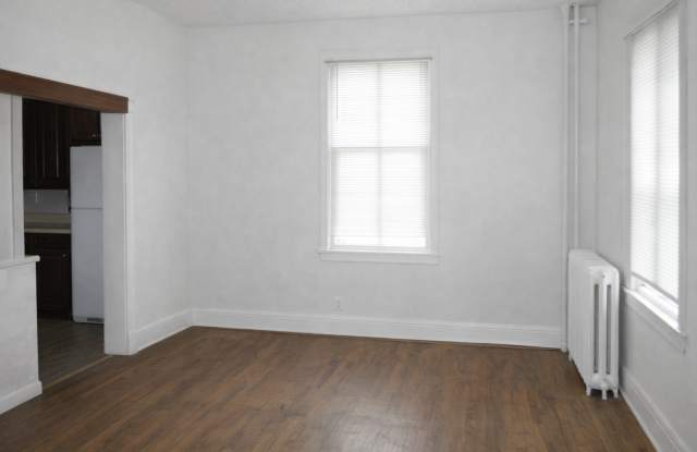 1203-8TH Gallery 4