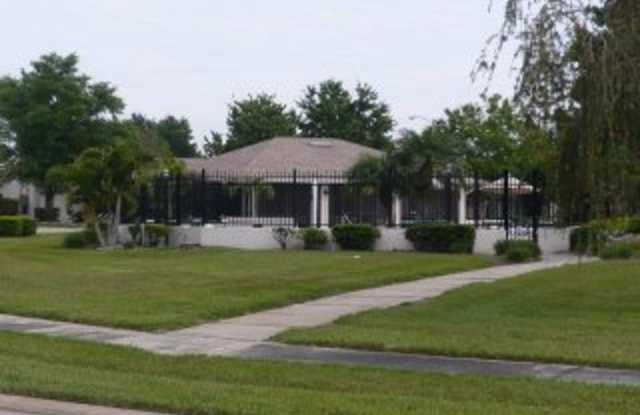 3 bedroom Townhouse in Orlando - 12207 Augusta Woods Circle, Meadow Woods, FL 32824