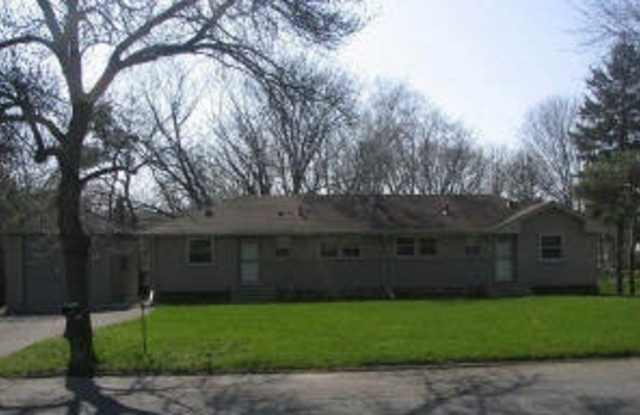 4BR/2BA Duplex with Hardwood Floors  2 Car Garage- Golden Valley, Available April 1st photos photos
