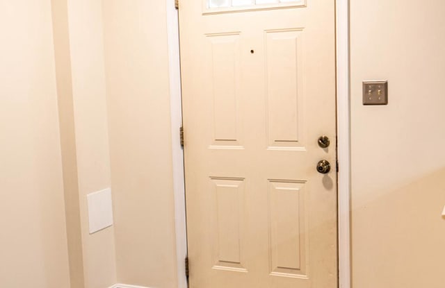 4104 HUNTERS HILL CIRCLE Gallery 3