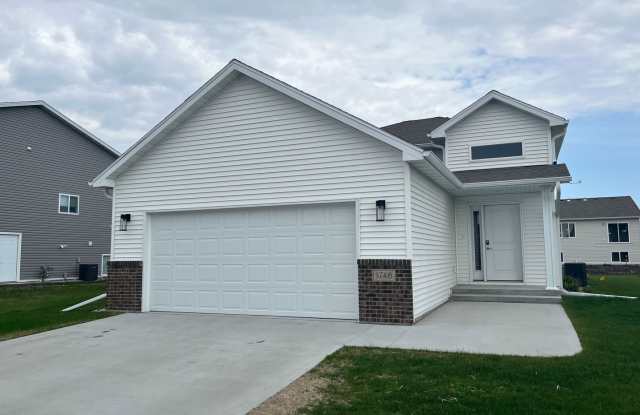 New 4 Bedroom/3 Bathroom House photos photos