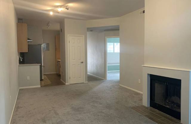 AMAZING 2 Bed 2 Bath Condo In North Boulder- Available August Gallery 4