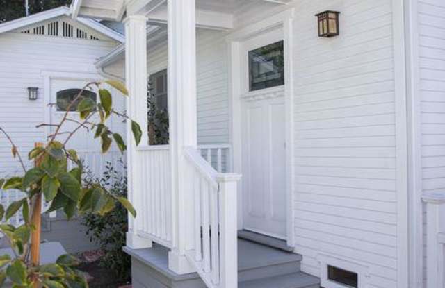 2256 PELHAM Avenue Gallery 3