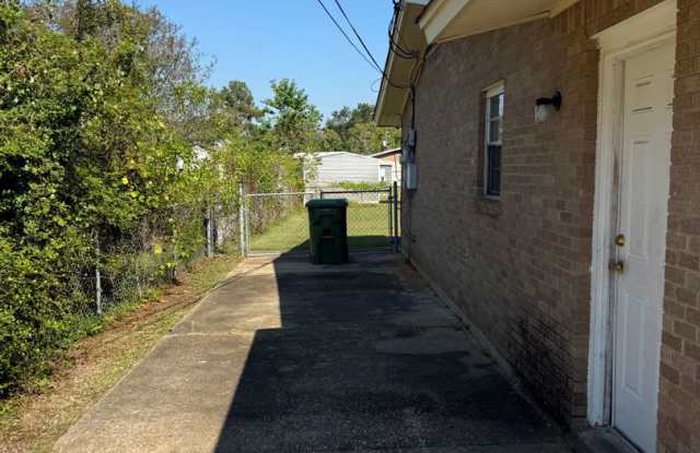 ** 3 bed 2 bath located off Wares Ferry Road ** Call 334-366-9198 for a self showing Gallery 4