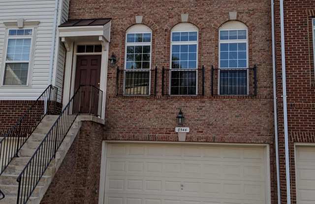 8544 WYNGATE MANOR Gallery 2