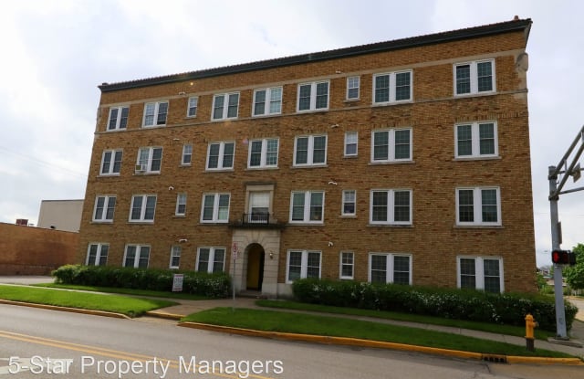 229 W Jackson Blvd Apt 4C - 229 West Jackson Boulevard, Elkhart, IN 46516