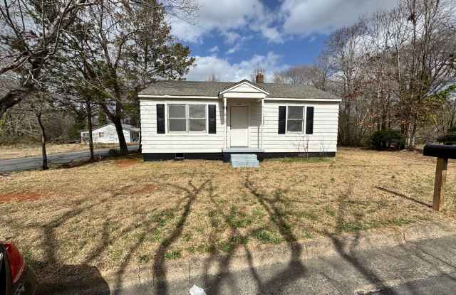 2/1 located in Shelby, NC photos photos