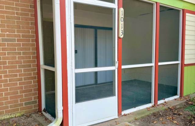 Now available! Charming 2 bed / 1 bath condo in a prime Tallahassee location. photos photos