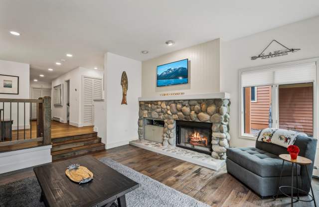 Charming 2-Bedroom Condo in the Heart of Tahoe Gallery 4