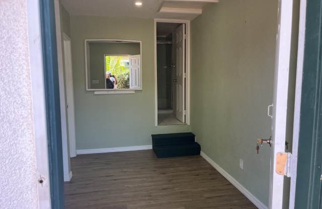 4752 1/2 170th Street West Gallery 2