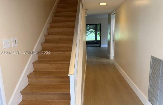 19233 E Lake Dr Gallery 3