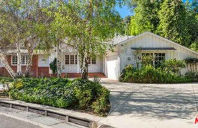 4031 Hollyline Avenue - 4031 Hollyline Avenue, Los Angeles, CA 91423