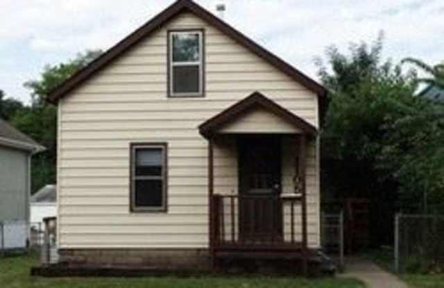 1105 26th Ave SE - 1105 26th Avenue Southeast, Minneapolis, MN 55414
