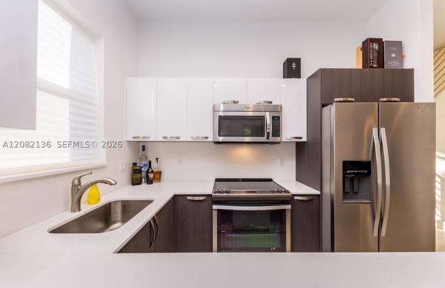2875 SW 33rd Ct Gallery 3