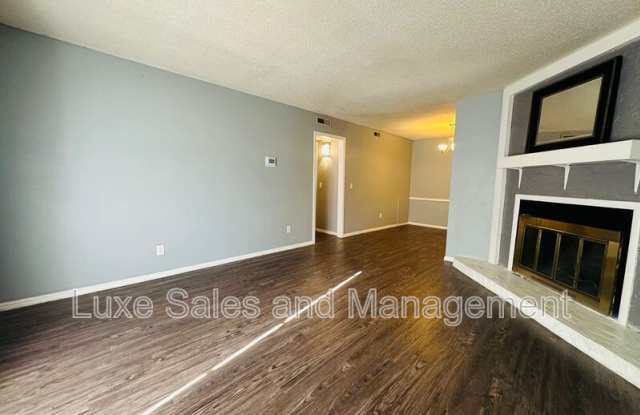 6034 NW Expressway Gallery 3