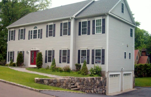 24 Buena Vista Drive - 24 Buena Vista Drive, Glenville, CT 06831