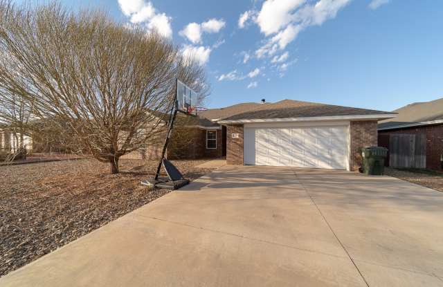 2320 Flagstone dr - 2320 Flagstone Dr, Clovis, NM 88101
