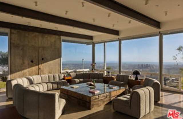 2355 Sunset Plaza Drive Gallery 4