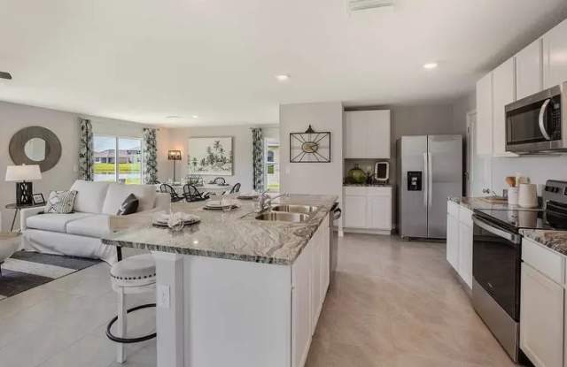 10215 Charlotte Drive Gallery 3
