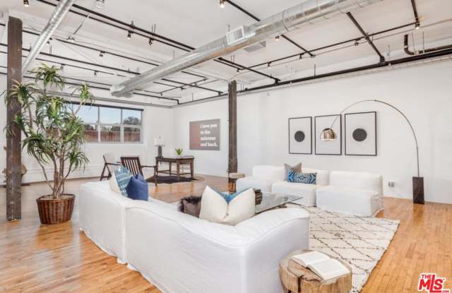 500 MOLINO Street Gallery 4