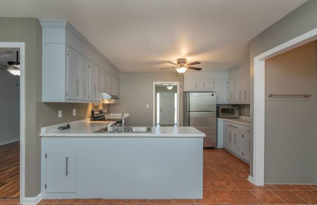 Fully Updated 3BR/2BA in Martinez – Vaulted Ceilings, Stone Fireplace  Fenced Yard! photos photos