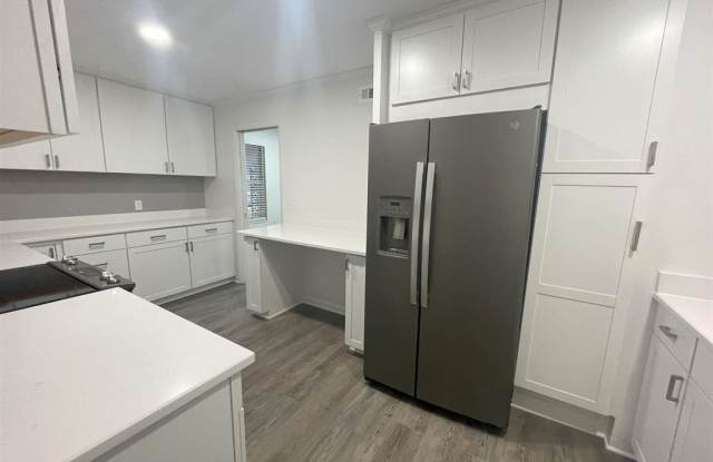4967 Kimball Avenue Gallery 4