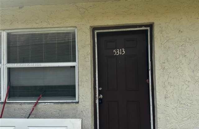 5313 NW 23rd St photos photos