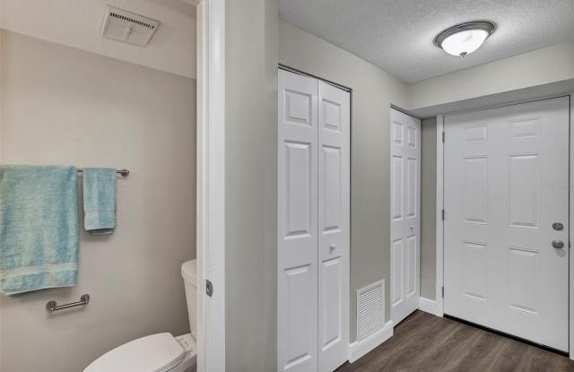 4904 SILVER OAKS Village Gallery 2