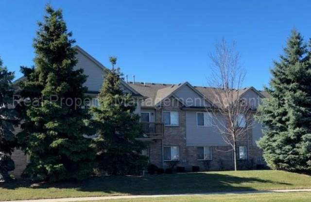 Spacious 2 Bed Condo with Attached Garage photos photos
