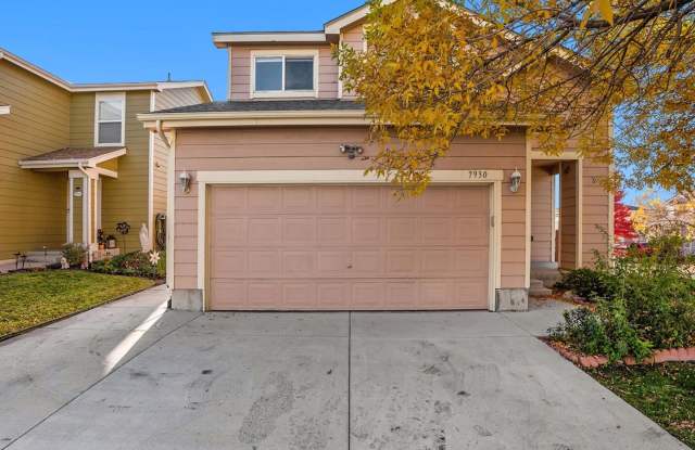 Fully furnished/Unfurnished 3 Bedroom Single Family Home in Denver photos photos