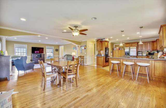 Fabulous 5+BR, 4.5 BA Close In Bethesda Home!! - 5636 Bradley Boulevard, Bethesda, MD 20817