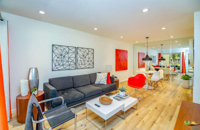 550 N Villa Court - 550 North Villa Court, Palm Springs, CA 92262