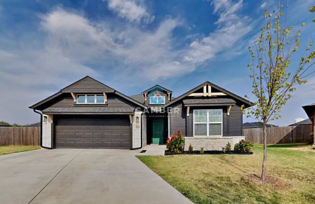 Very Nice 4 Bedroom 2 Bathroom House in Mustang Schools Gallery 3