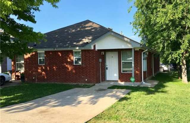 3000 Comanche Avenue - 3000 Comanche Ave, Sansom Park, TX 76114