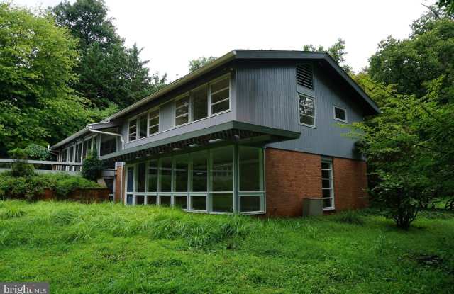 444 GARRISON FOREST Road Gallery 2